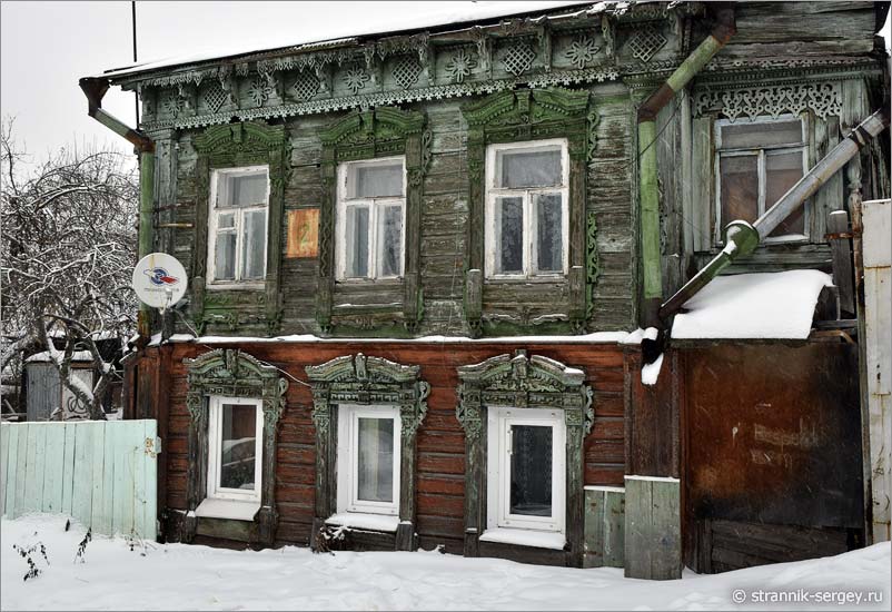 Деревянная резьба на домах в старом городе Владимире плотники-аргуны