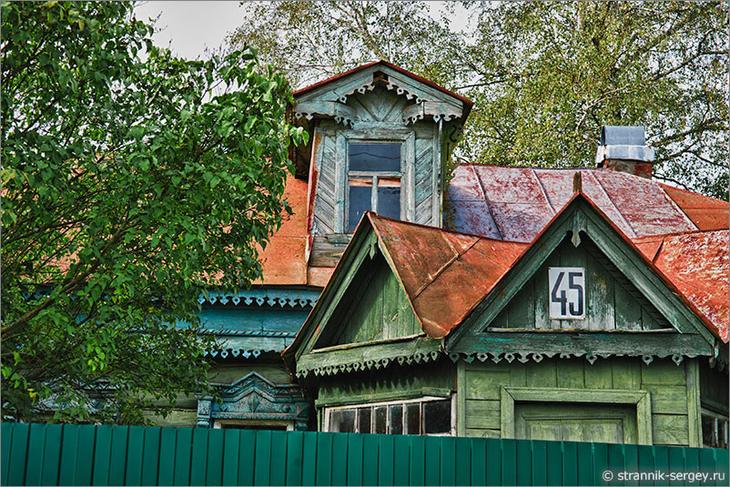 Старинный деревенский дом