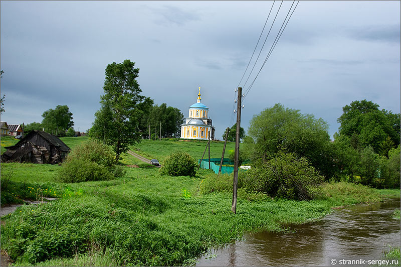 село Рюминское церковь Тихвинской иконы Божией Матери
