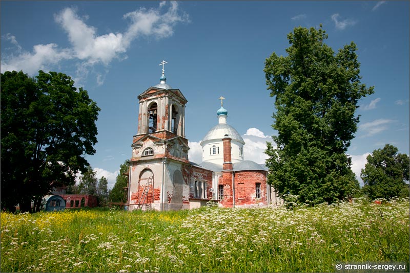 Усадьба Алешково Успенская церковь