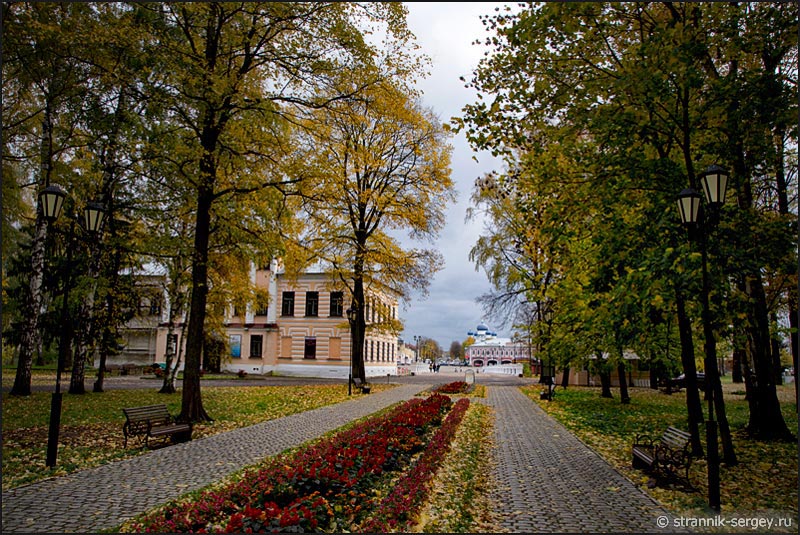 Прогулка по Угличу - парк в древнем Кремле