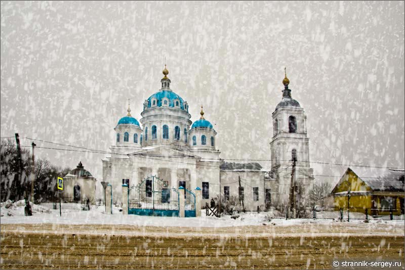 Снегопад Духовская церковь в селе Новое