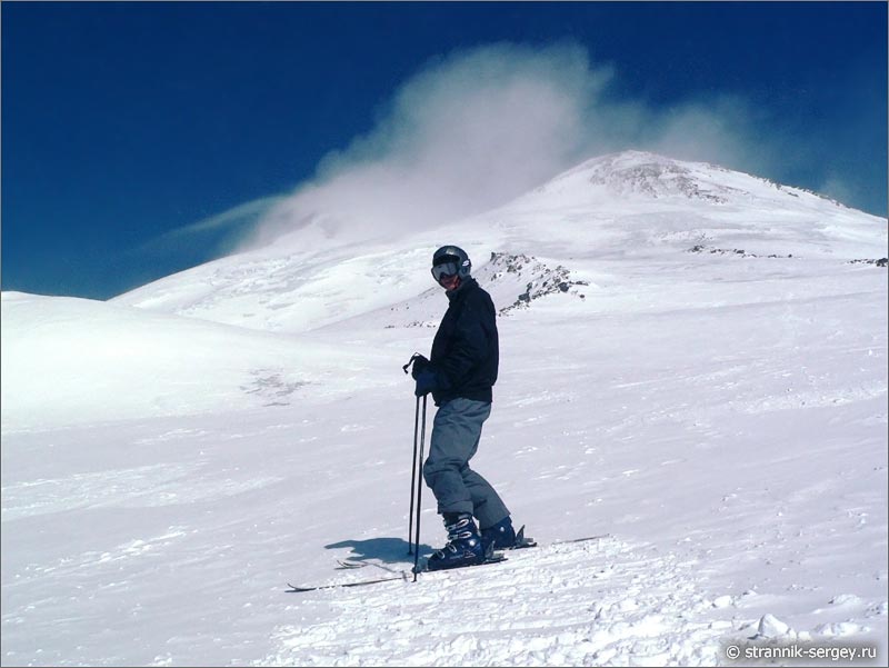 Гора Эльбрус вершина горнолыжник