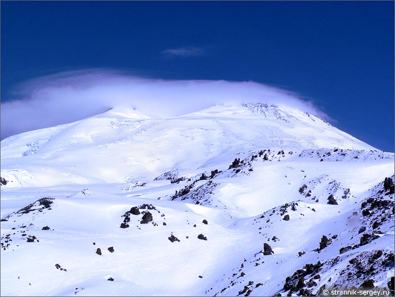 Гора Эльбрус Лентикулярное (линзовидное облако)